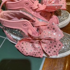 Ground Up Kohl’s  JoJo Siwa Shoe